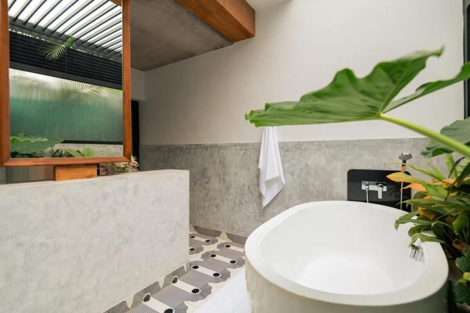 Bathroom, Bath