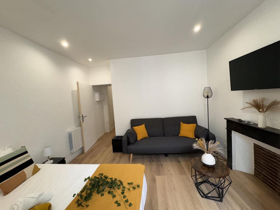 Communal lounge/ TV room, Living room
