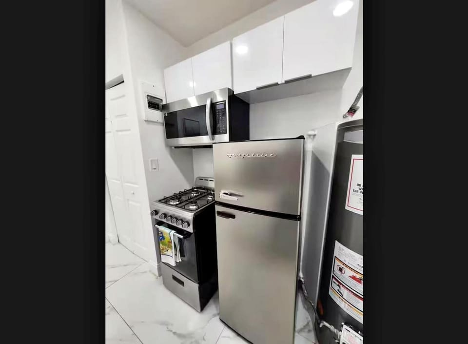 Kitchen or kitchenette, oven, stove