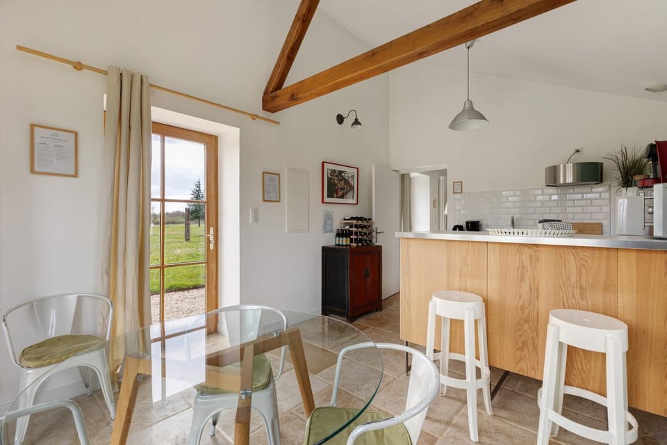 Property building, Kitchen or kitchenette, Living room