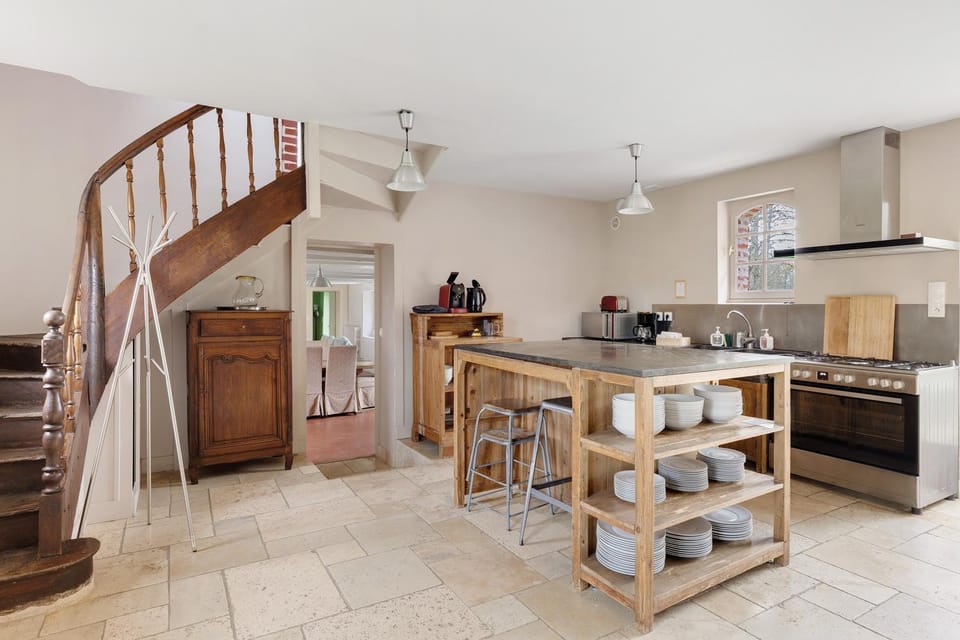 Property building, Kitchen or kitchenette, Living room
