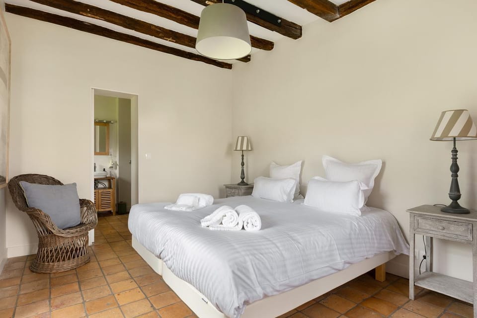 Living room, Bedroom