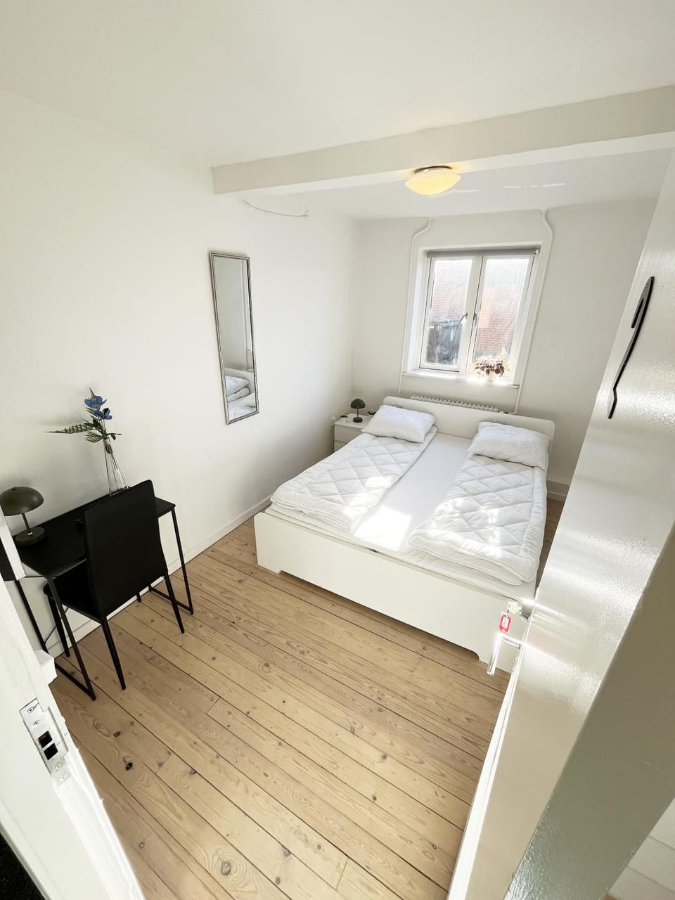 Central Large Double Room with free parking House in Aalborg