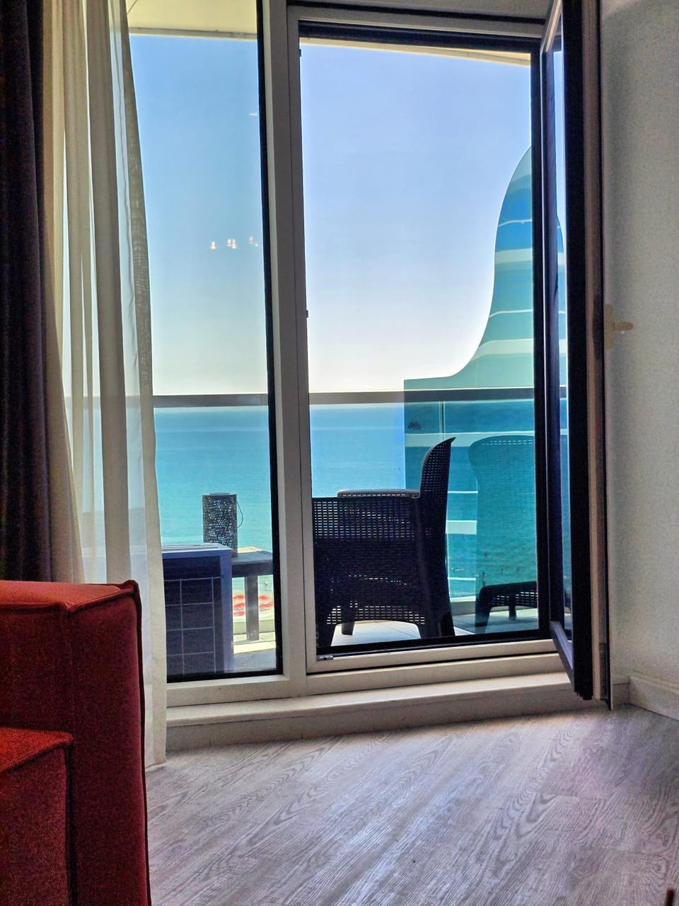 Cabin No 906A White Titanic by Endless Summer - Premium Sea View Apartment Cabin in Constanța County