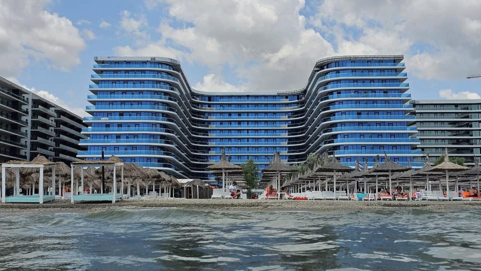 Cabin No 906A White Titanic by Endless Summer - Premium Sea View Apartment Cabin in Constanța County