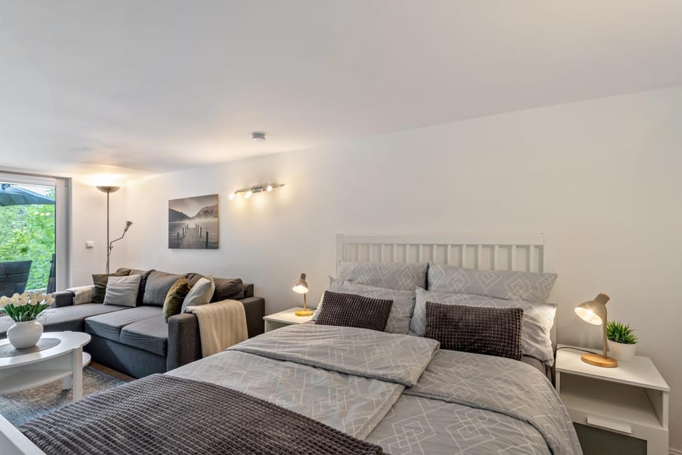 Living room, Bedroom