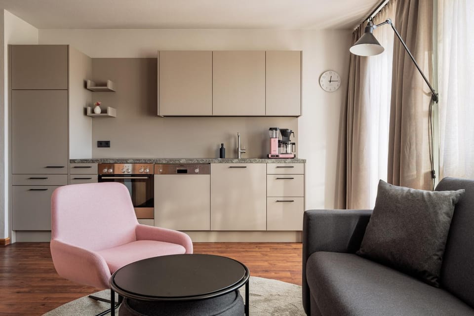 Kitchen or kitchenette, Living room, Seating area, dishwasher, stove