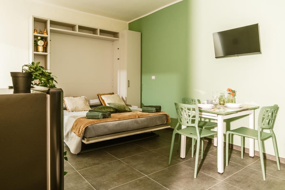 Bed, Living room