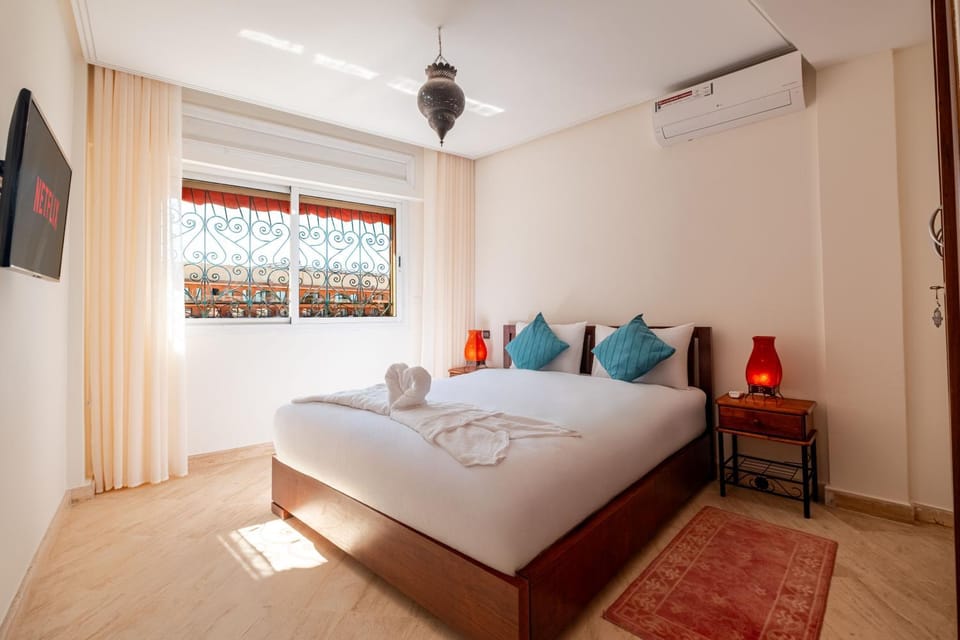 Bed, TV and multimedia, Photo of the whole room, Bedroom, air conditioner