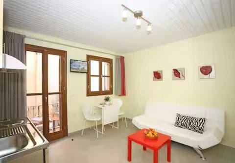 TV and multimedia, Living room, Seating area