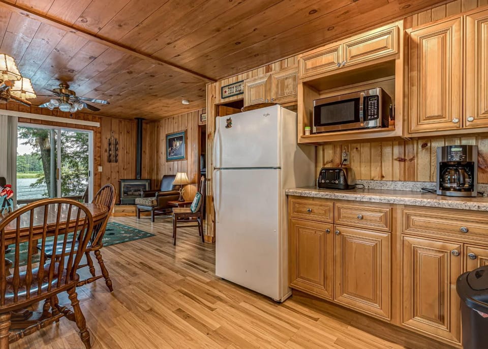 Kitchen or kitchenette, kitchen