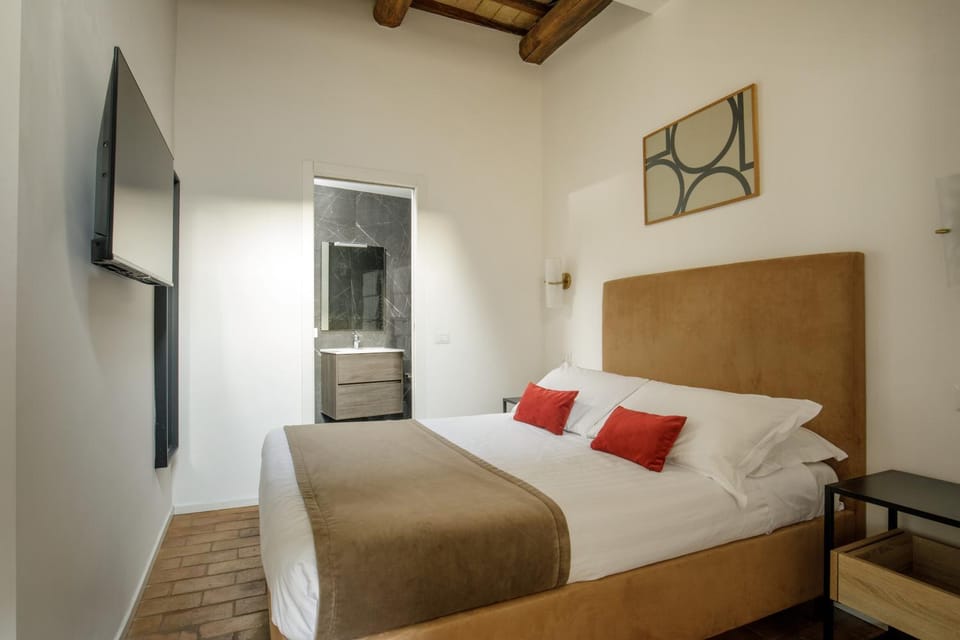 TV and multimedia, Photo of the whole room, Bedroom