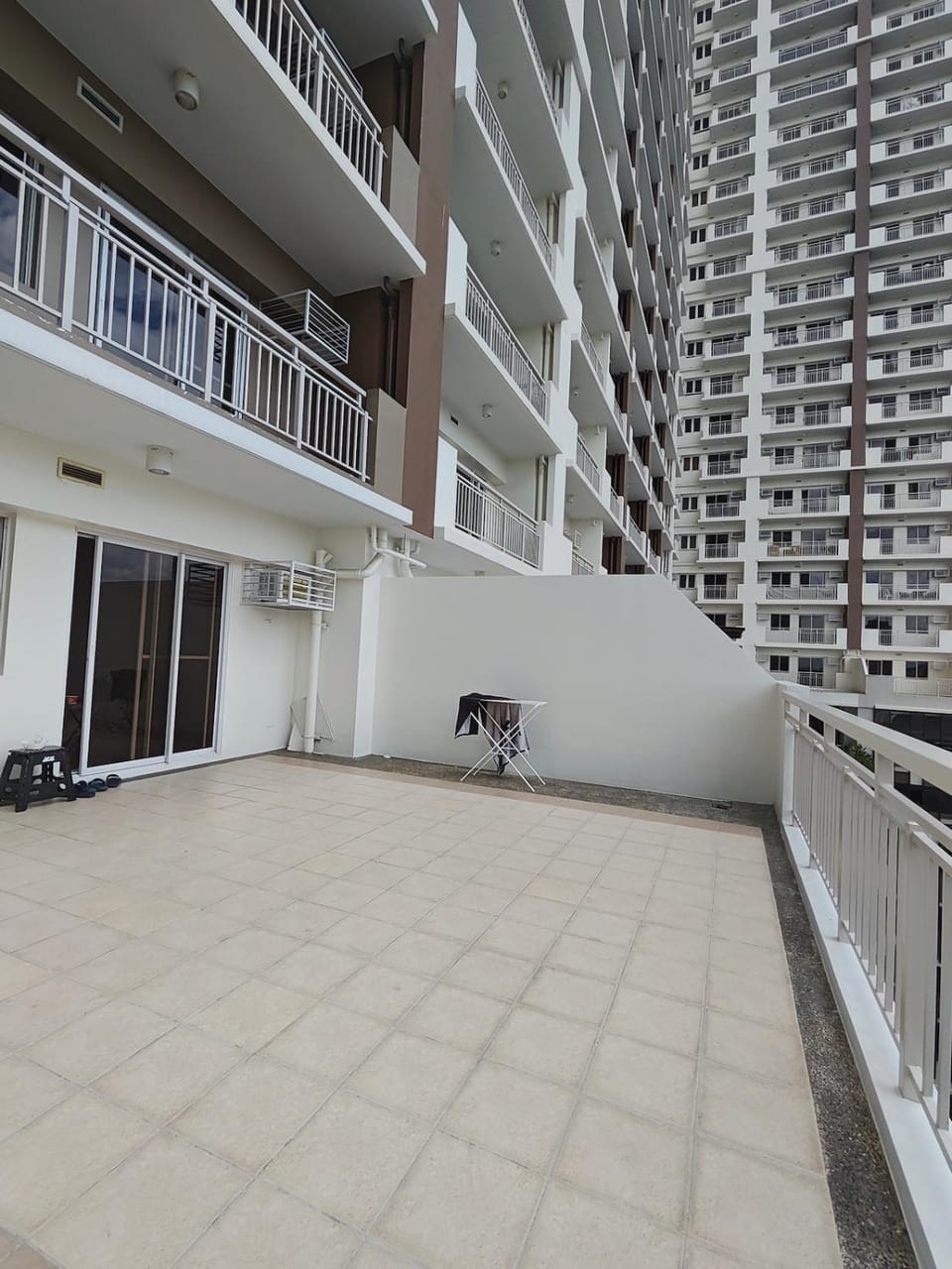 Tri-city 2 Bedroom Suite with Spacious Balcony Apartment in Pasay