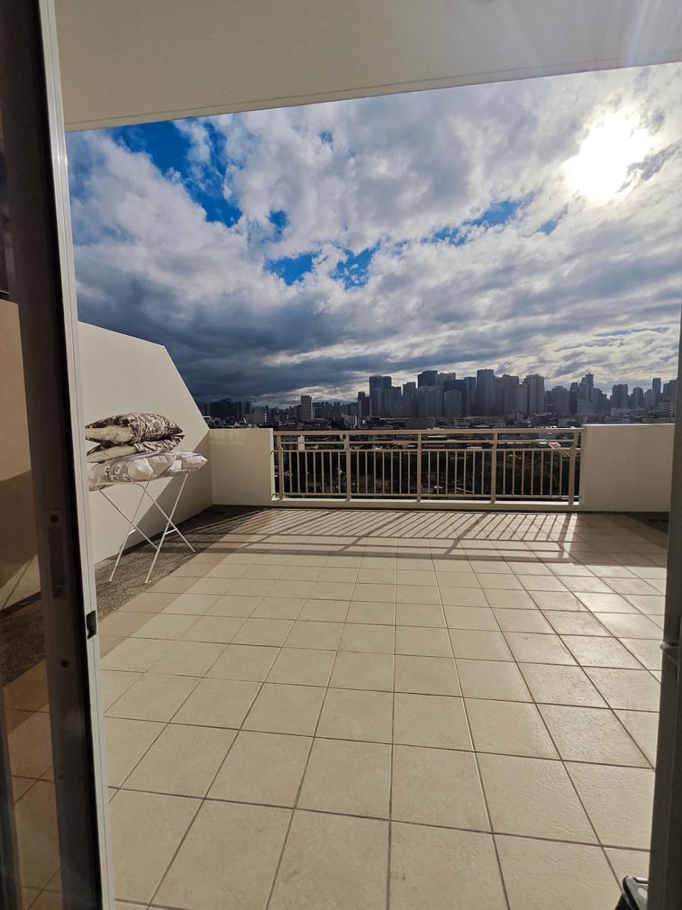 Tri-city 2 Bedroom Suite with Spacious Balcony Apartment in Pasay