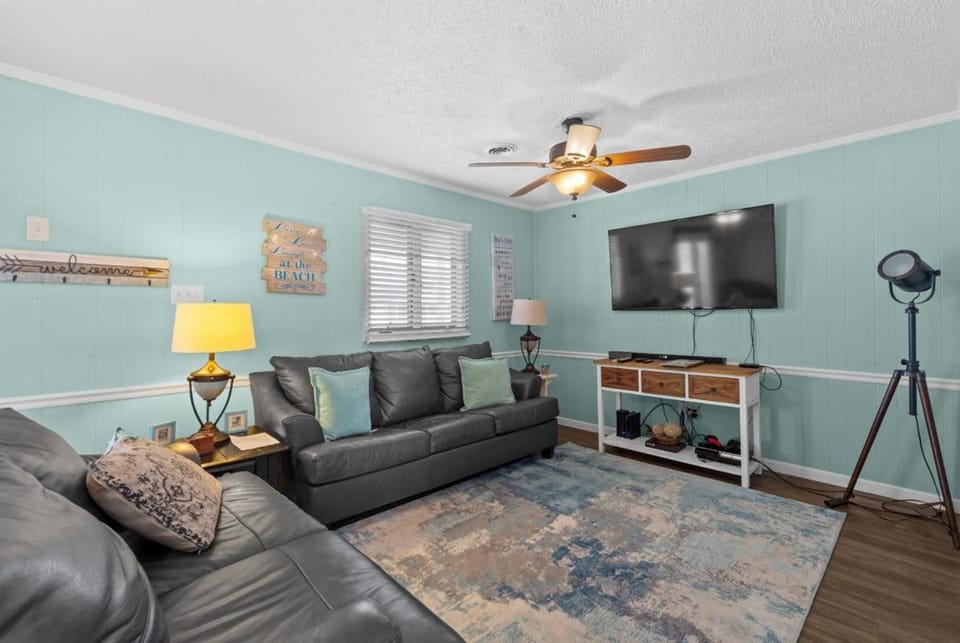 Pet Friendly 3 Bedroom Inlet Front Beach Home for 12! Oversized Deck and Dock! Blushing Mermaid House in North Myrtle Beach