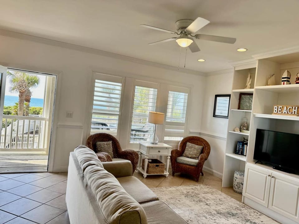 Emerald Isle - Ocean Club, beach front condo Apartment in Indian Beach