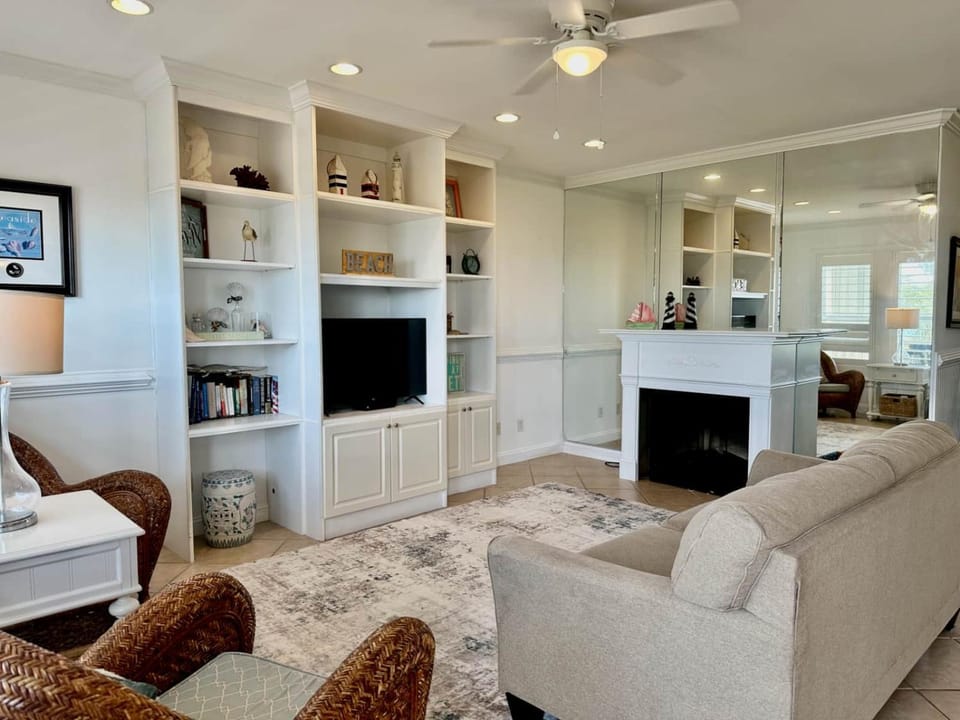 Emerald Isle - Ocean Club, beach front condo Apartment in Indian Beach