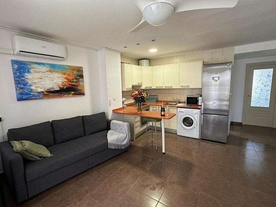 Kitchen or kitchenette, Living room