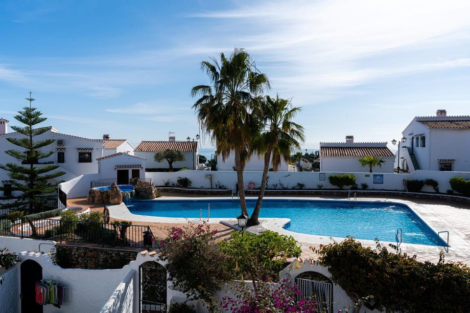 Pool view, Swimming pool