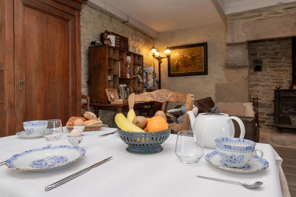Maison D'hôtes De Calzac Moulin - Bed and Breakfast in Brittany