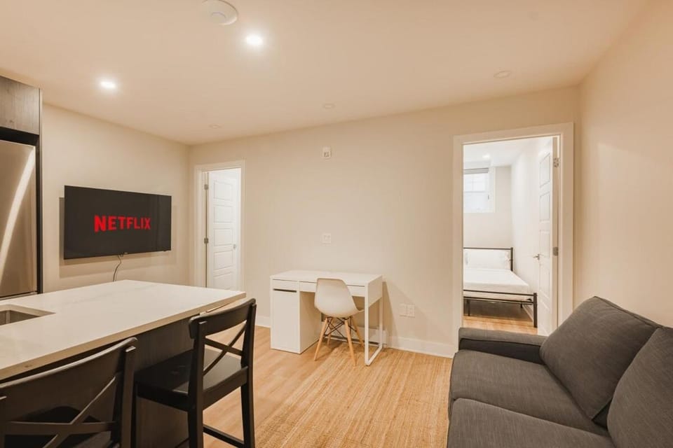 Renovated Comfy 3BDR in Downtown Montreal Apartment in Montreal
