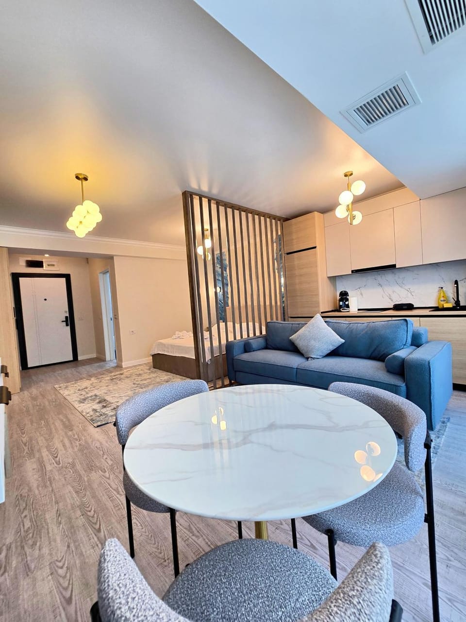 Sere White Titanic by Endless Summer - Premium Sea View Studio Apartment in Constanța County