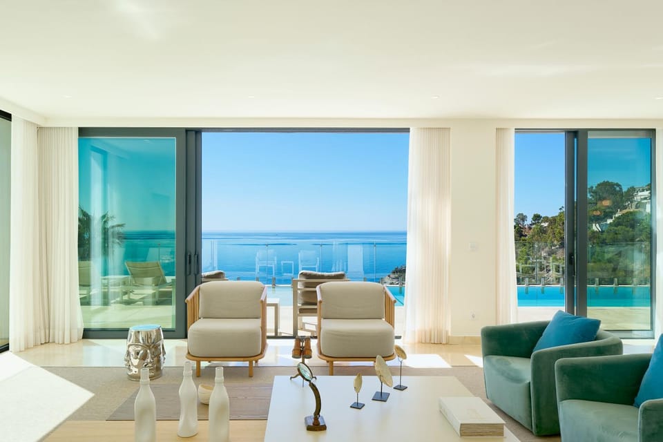 Living room, Pool view, Sea view, sunbed