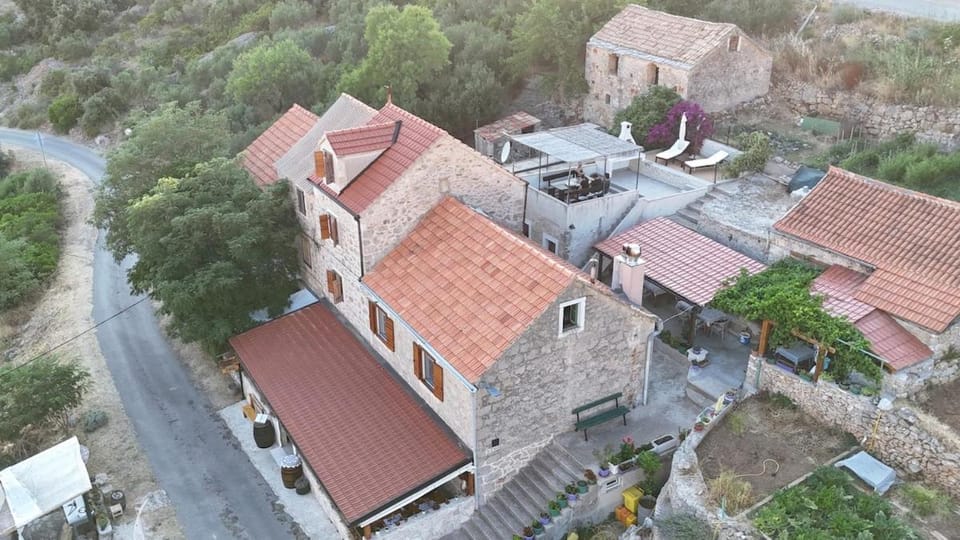 Velo Grablje - Rustic country house on island Hvar House in Dubrovnik-Neretva County