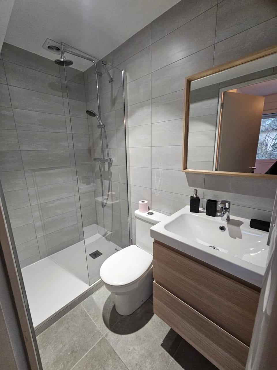 Chambre haut de gamme dans une maison rénovée Vacation rental in Île-de-France