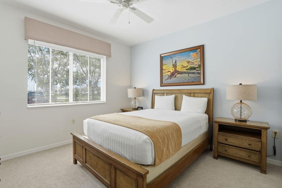 #211 - Lake and Fountain Views -Sleeps 6 House in Lely Resort