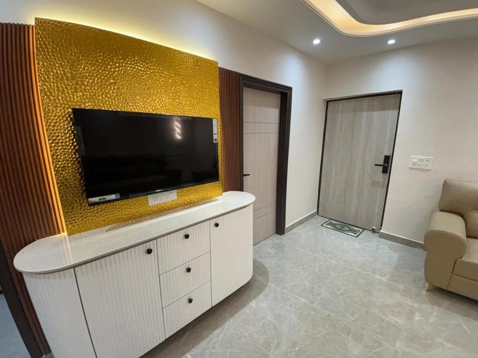 Luxury Lush Lounge Apartment in New Delhi