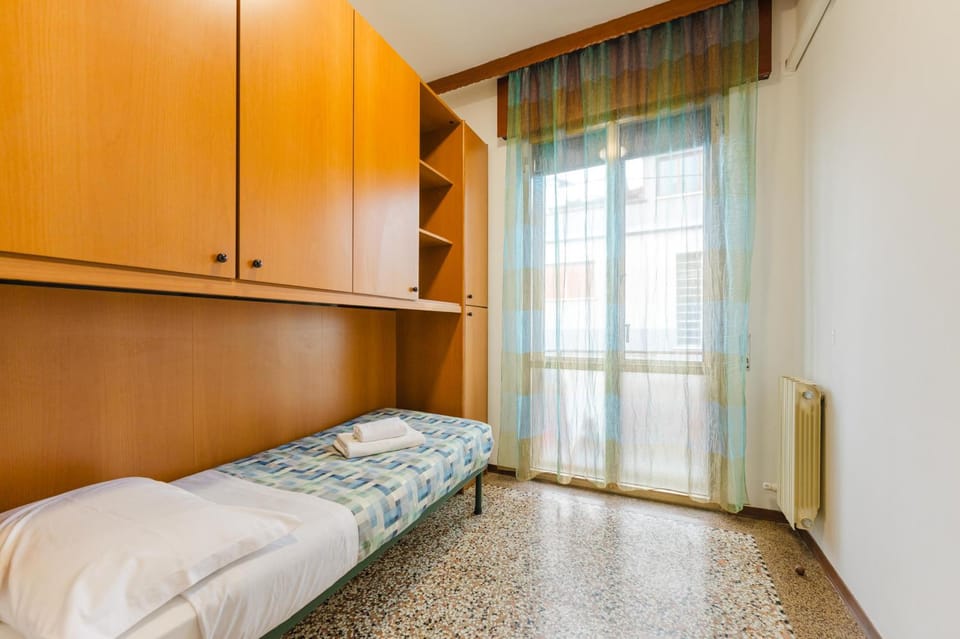 Bed, Photo of the whole room, Bedroom, towels, wardrobe