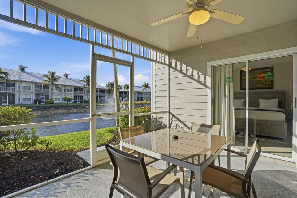 #113 - Unique Floor Plan - Lake and Fountain View House in Lely Resort