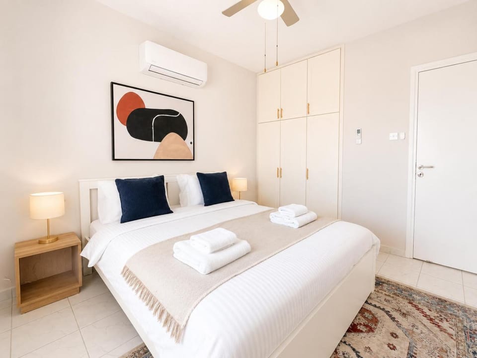 Bed, Bedroom, Sea view, wardrobe