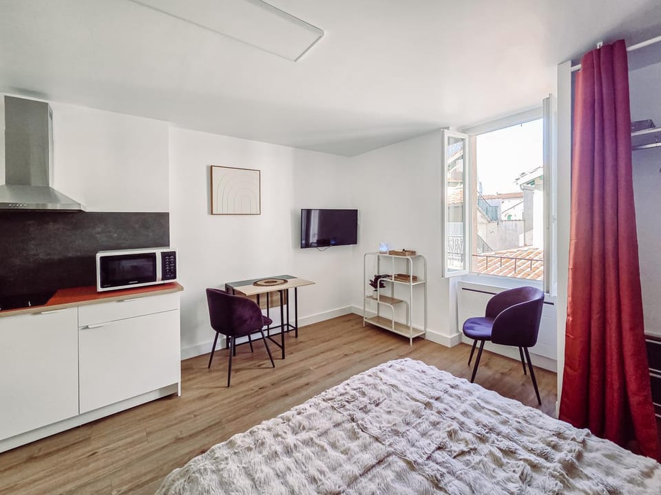 TV and multimedia, Dining area