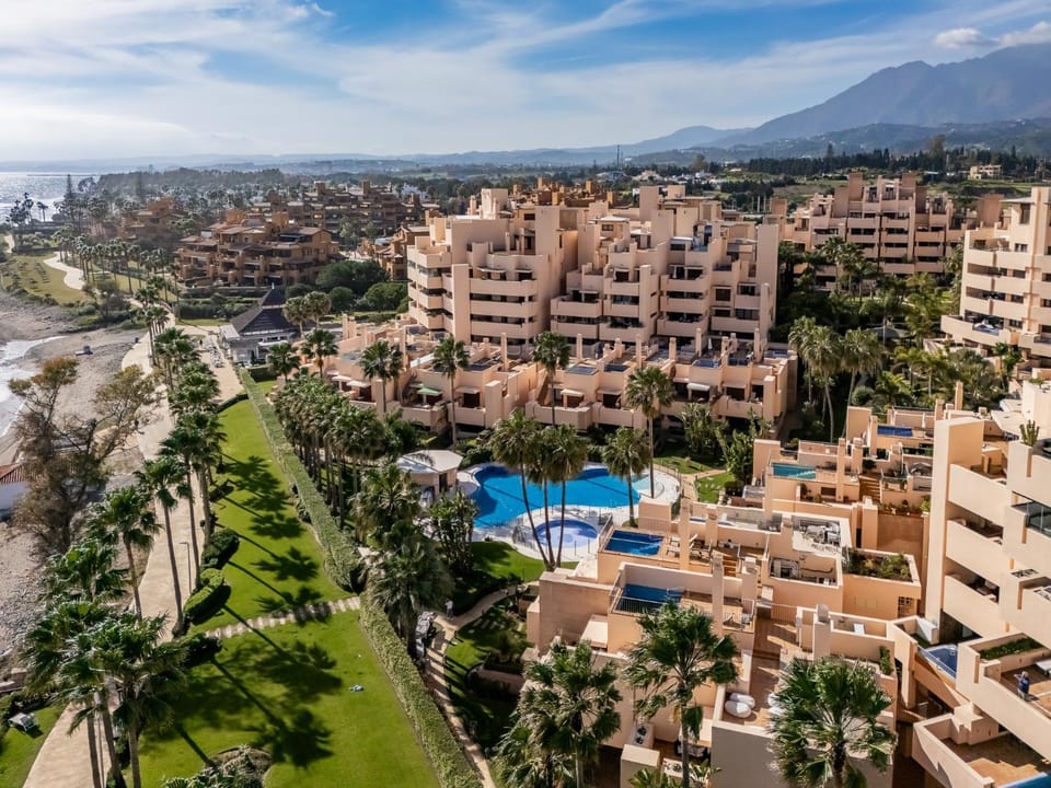 Bird's eye view, View (from property/room), City view, Mountain view, Pool view, Sea view