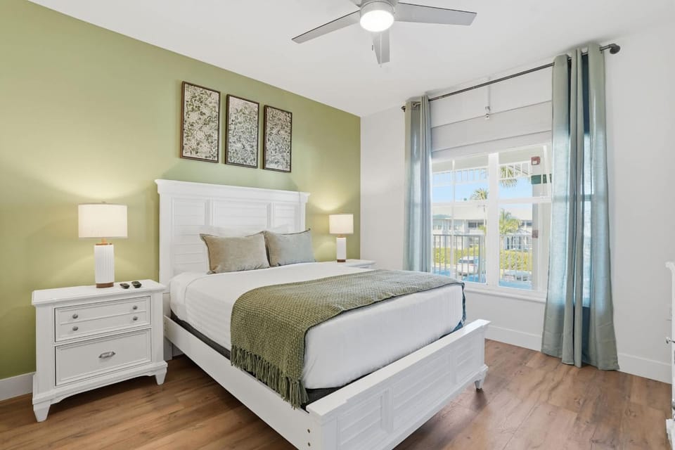 #1522 - Complete Luxury - Golf and Lake View House in Lely Resort