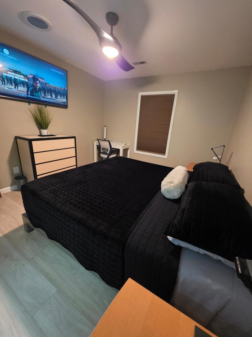 Modern Retro 2BR Condo Apartment in High Point