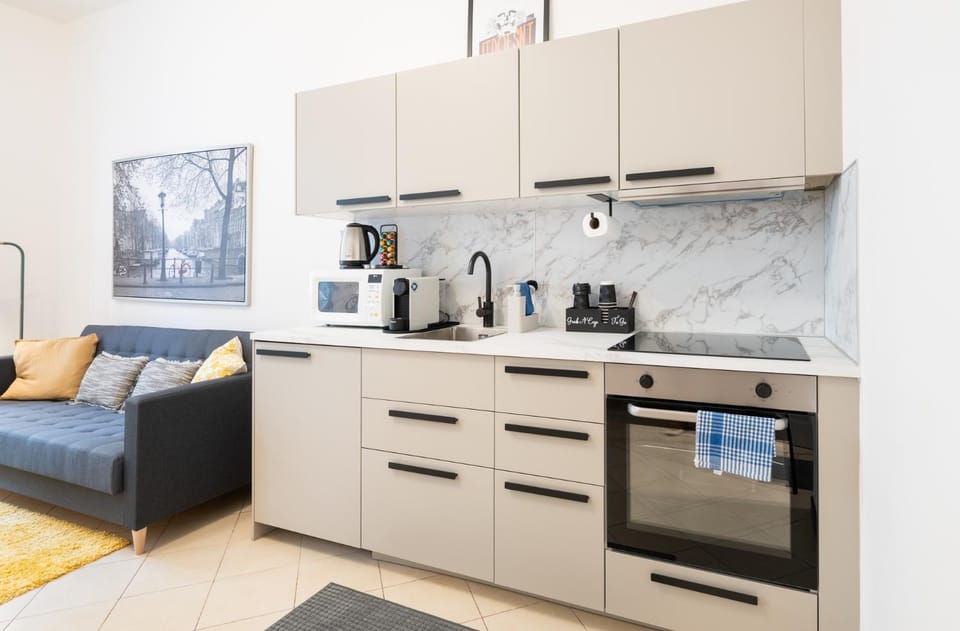 Cozy Letna Flat Walk to Center Apartment in Prague