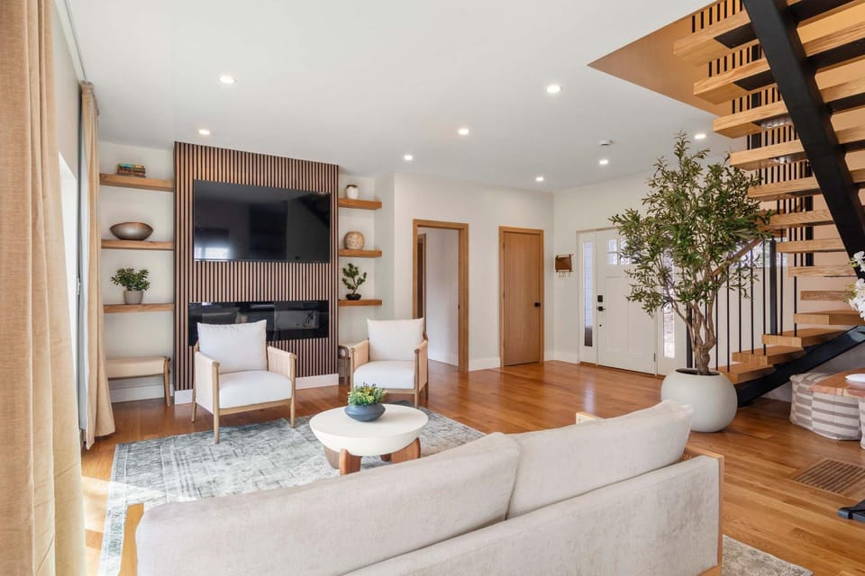 Elegant Modern Retreat with Hot Tub and Game Room House in Dennis Port