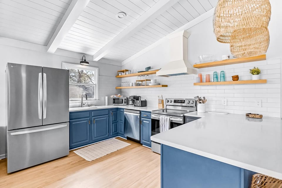 OAI42 Golden Oasis House in Oak Island