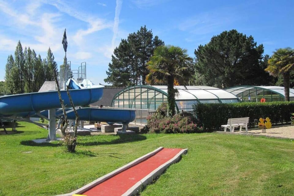 Camping Paradis les Capucines Campground/ 
RV Resort in Finistere