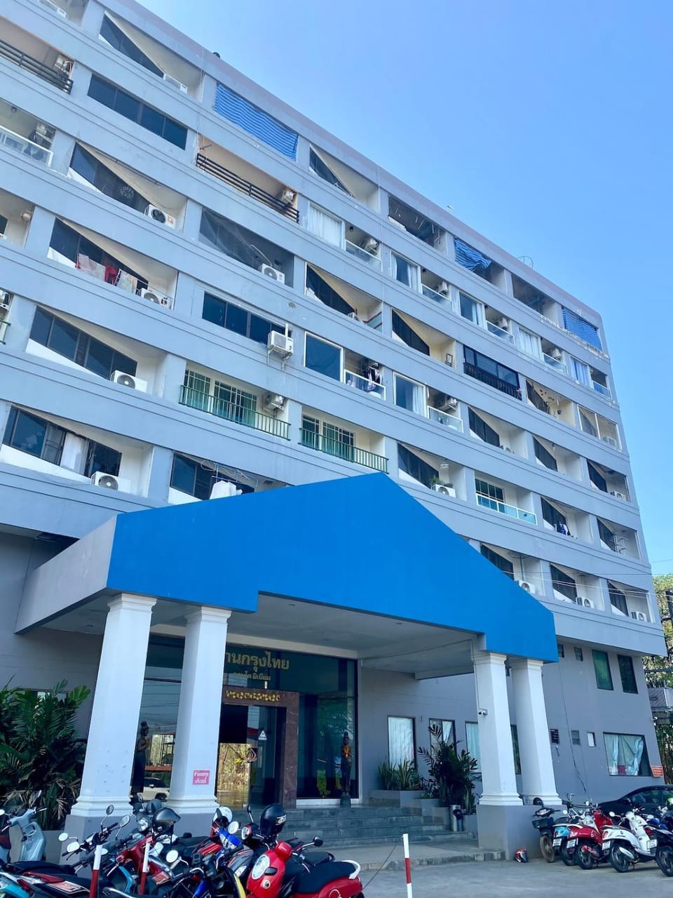 Cozy Condo City center Gym Thapae Gate Free WiFi Apartment in Chiang Mai