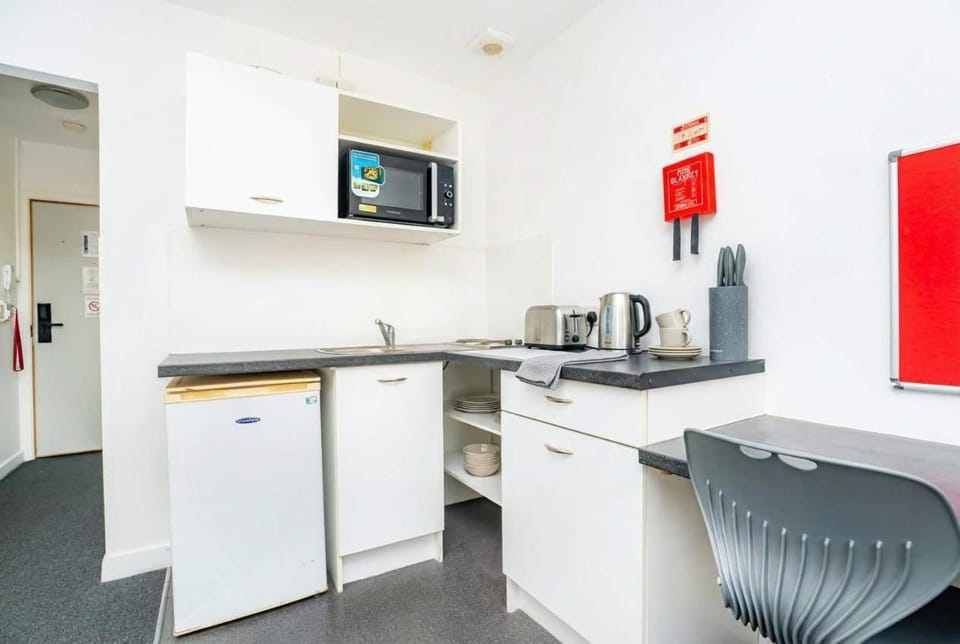 Cosy Studio in Central Coventry w Gym & Games Room Apartment in Coventry
