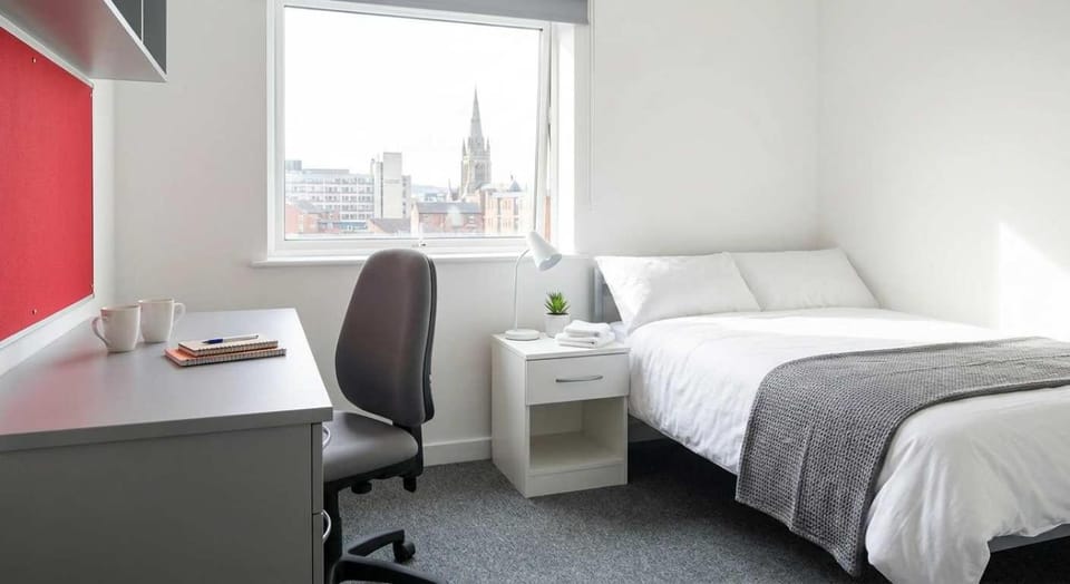 Cosy Studio in Central Coventry w Gym & Games Room Apartment in Coventry