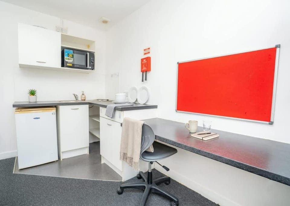 Cosy Studio in Central Coventry w Gym & Games Room Apartment in Coventry