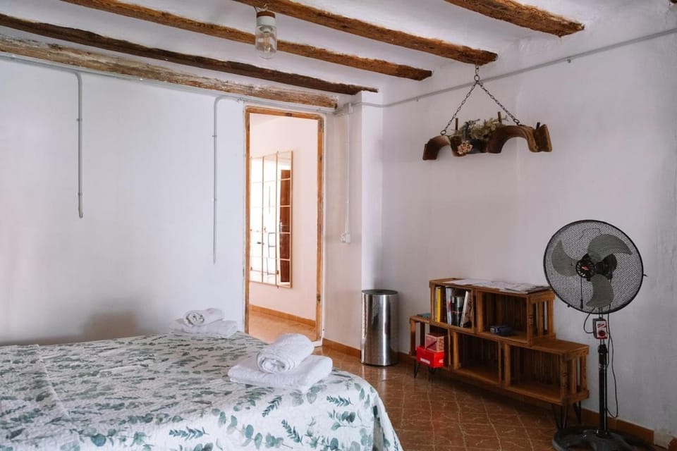 Bohemian apartment with internal balcony Apartment in Baix Ebre