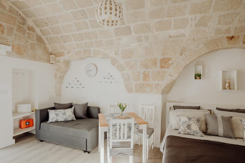 Photo of the whole room, Seating area, Dining area, Bedroom