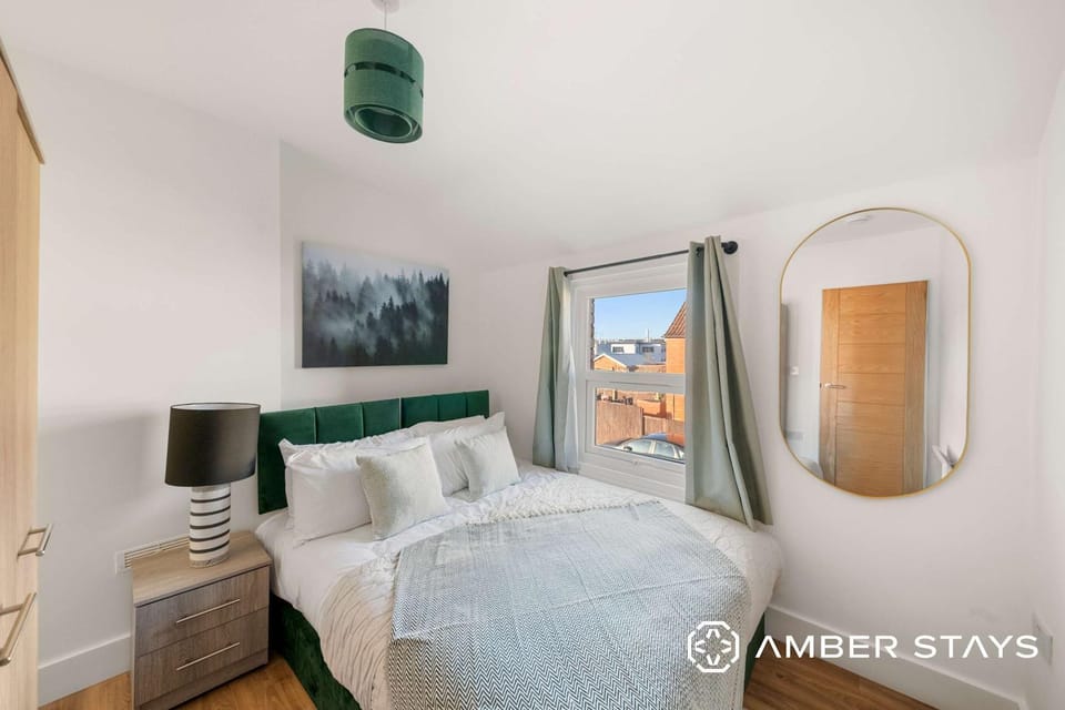 Spacious 2 Bed Apartment in Gloucester by Amber Stays - Perfect for Business & Contractors, Sleeps 4! Apartment in Gloucester