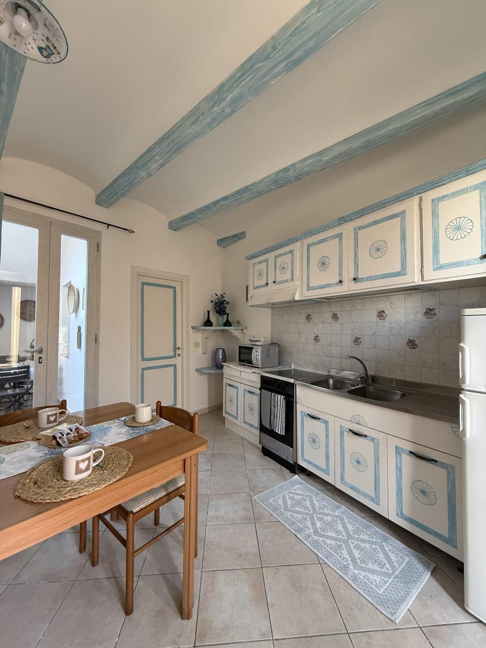 Property building, Kitchen or kitchenette, Living room